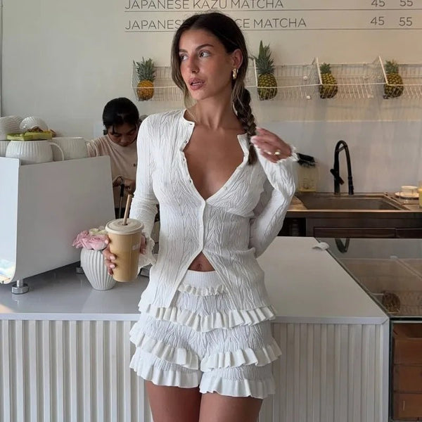 Πλεκτό σετ Aira με τοπ και σορτς σε επίπεδα