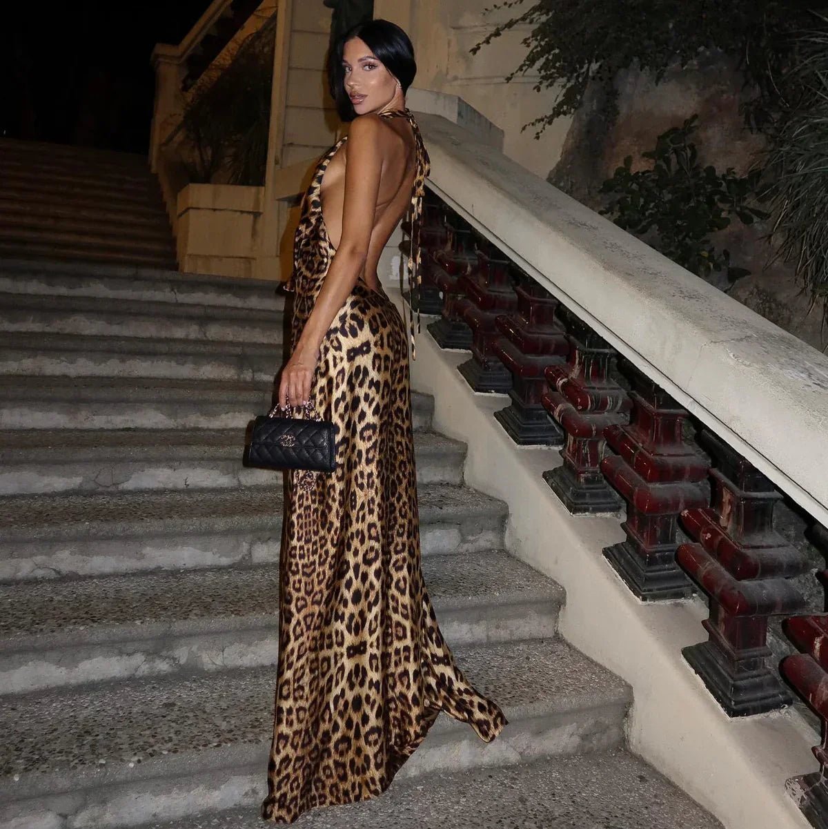 Μάξι φόρεμα Anya με animal print, halter λαιμόκοψη και ακάλυπτη πλάτη