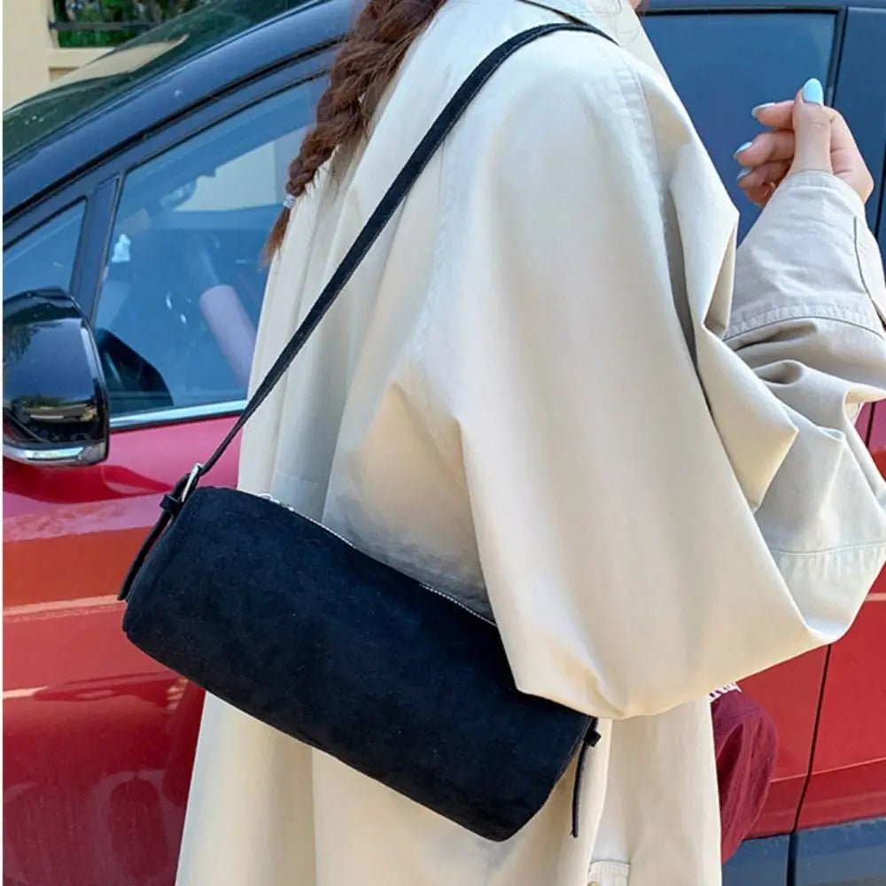 Δερμάτινη σουέντ hobo τσάντα Beatrice με μαλακή όψη