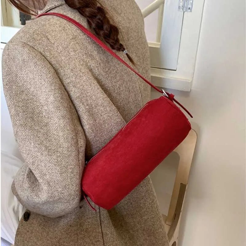 Δερμάτινη σουέντ hobo τσάντα Beatrice με μαλακή όψη
