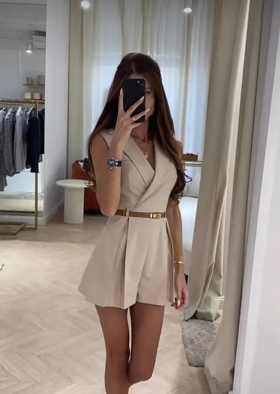 Bianca Ολόσωμη φόρμα χωρίς μανίκια, με δομημένη γραμμή και ζώνη
