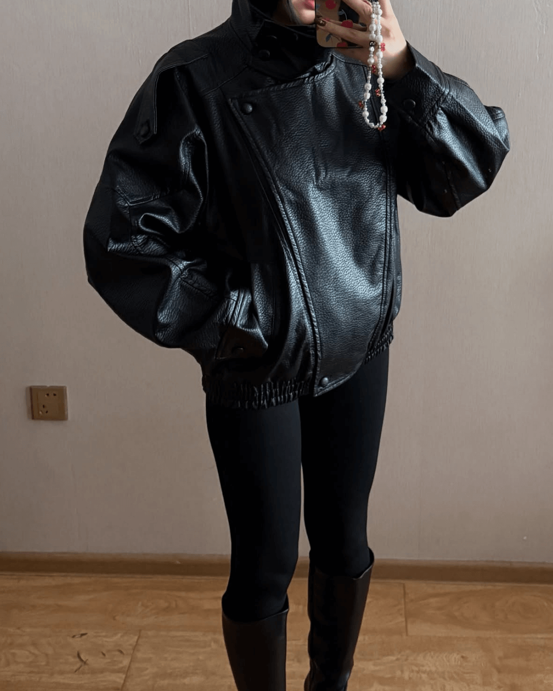 Ασύμμετρο δερμάτινο μπουφάν Carla
