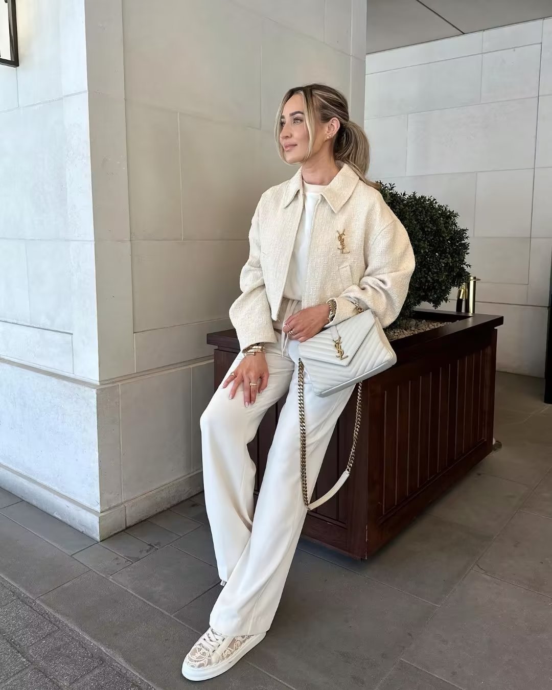 Μπουκλέ τζάκετ με γιακά Ciara