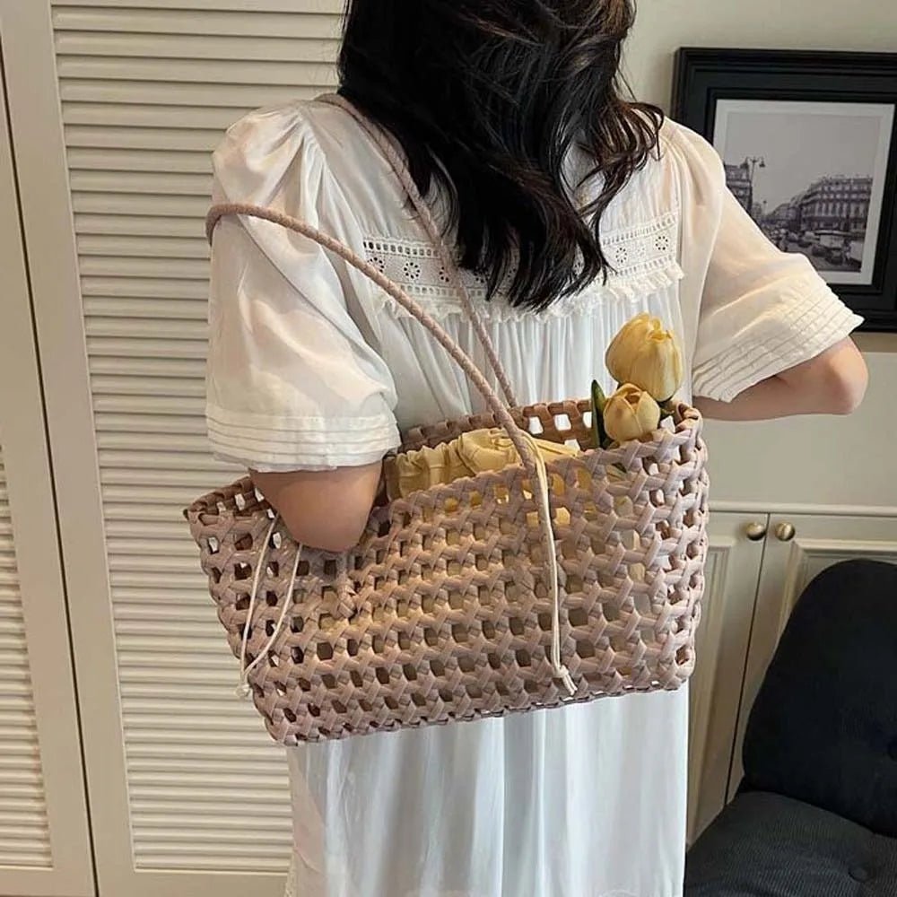 Τσάντα ώμου tote Claudia με διάτρητο σχέδιο
