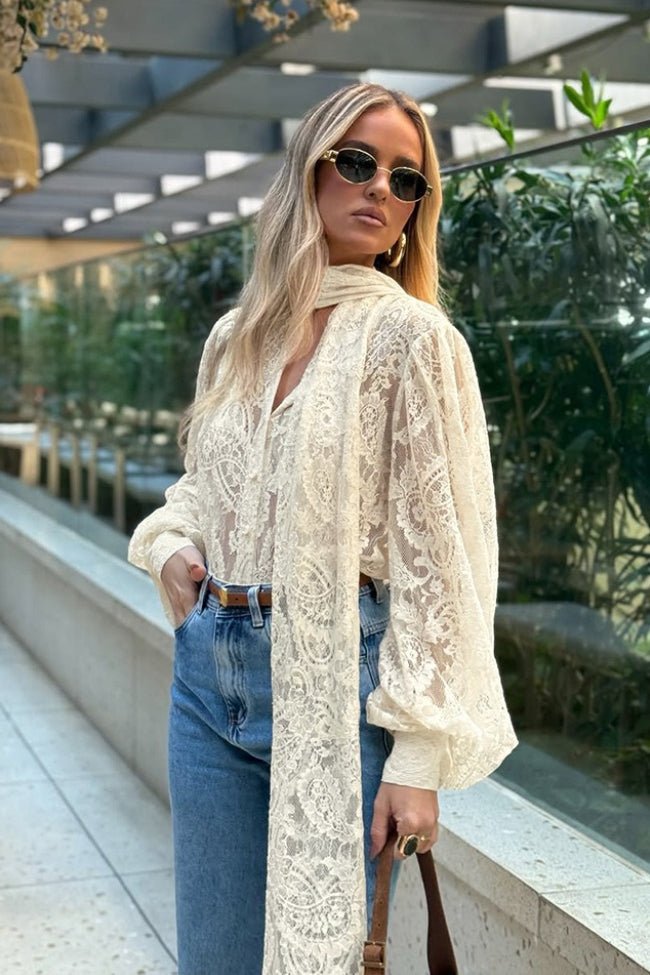 Διαφανής μπλούζα Dunja από δαντέλα με δέσιμο