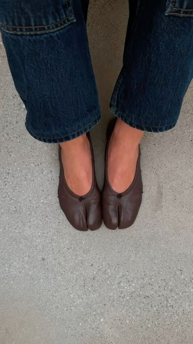 Elizabeth Split Toe Ballet Flats
