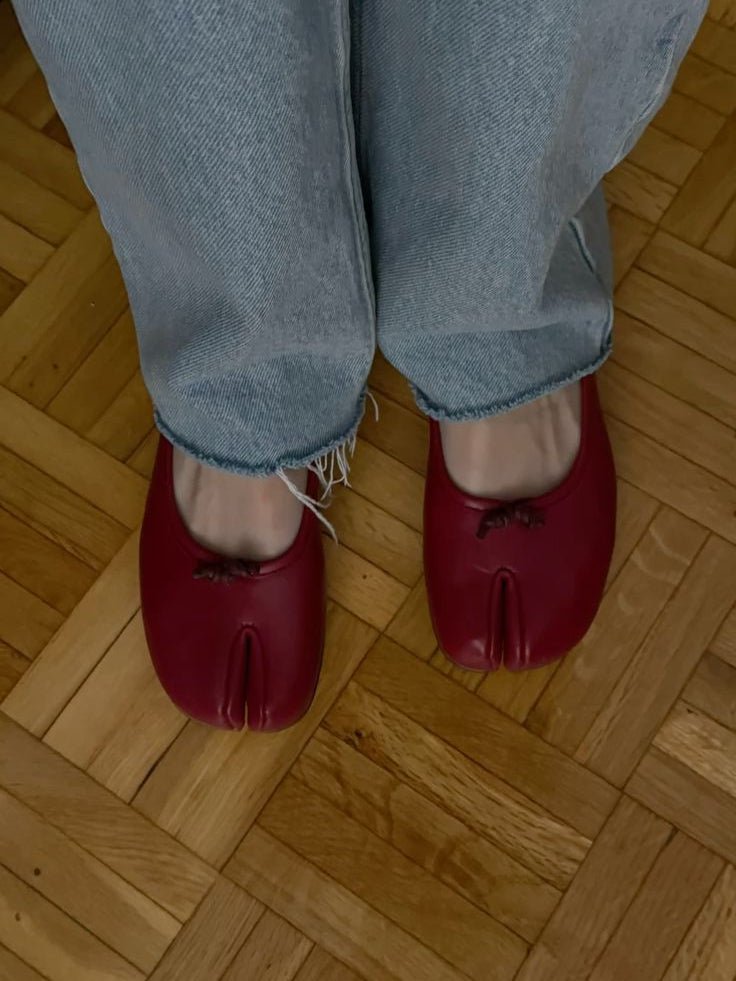 Elizabeth Split Toe Ballet Flats
