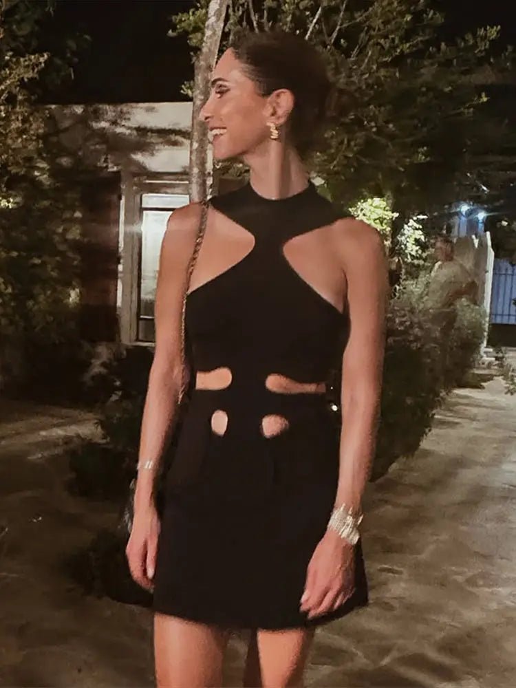 Μίνι φόρεμα Gisele με ακάλυπτους ώμους και λαιμόκοψη halter