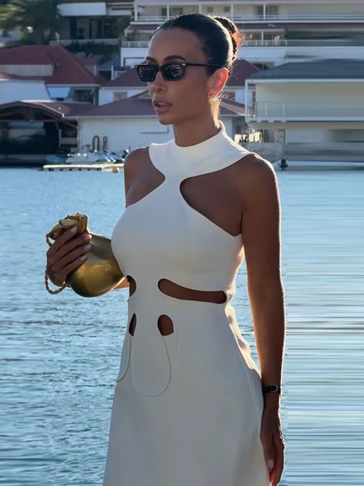 Μίνι φόρεμα Gisele με ακάλυπτους ώμους και λαιμόκοψη halter