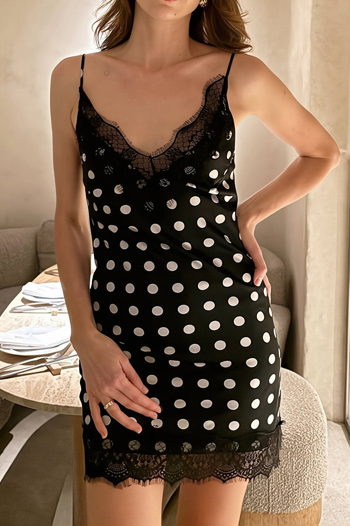 Φόρεμα camisole με πουά μοτίβο και δαντέλα Gloria