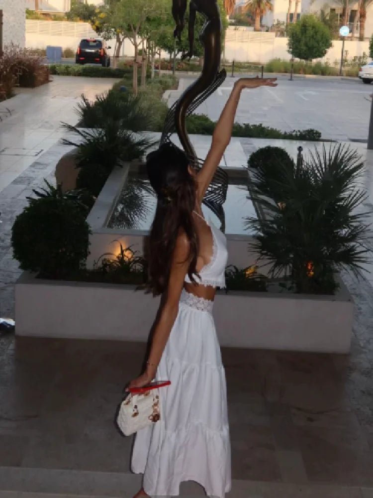 Σετ Helena με δαντελένια halter μπλούζα και πολυεπίπεδη φούστα