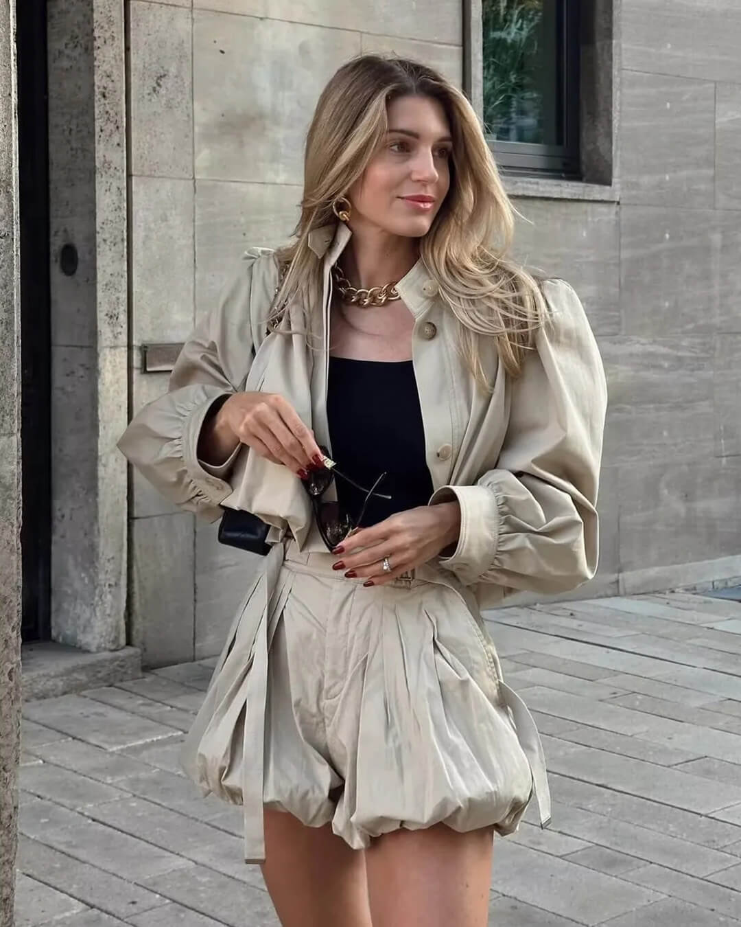 Πλισέ σακάκι Hilda με ψηλό γιακά