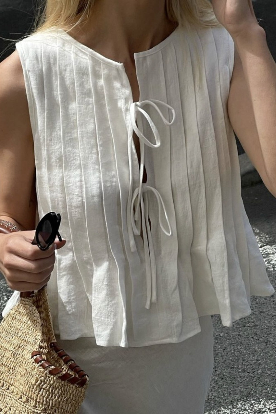 Τοπ Honora με βολάν στο τελείωμα και δέσιμο μπροστά