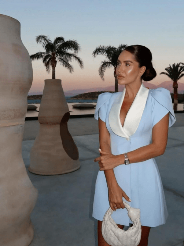 Μίνι φόρεμα με γιακά σάλι Hypatia