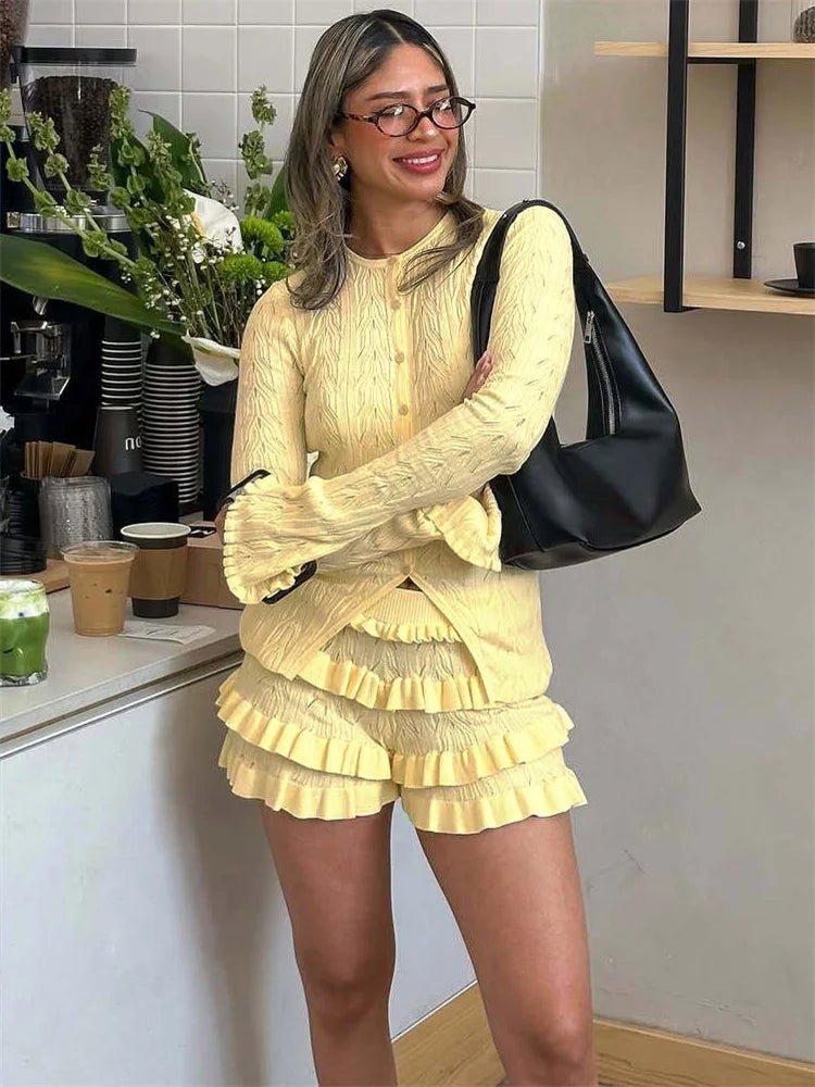 Πλεκτό σετ Isabel με βολάν και σορτς