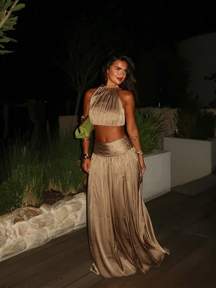 Σετ Isabelle με τοπ halter με ανοιχτή πλάτη και φούστα