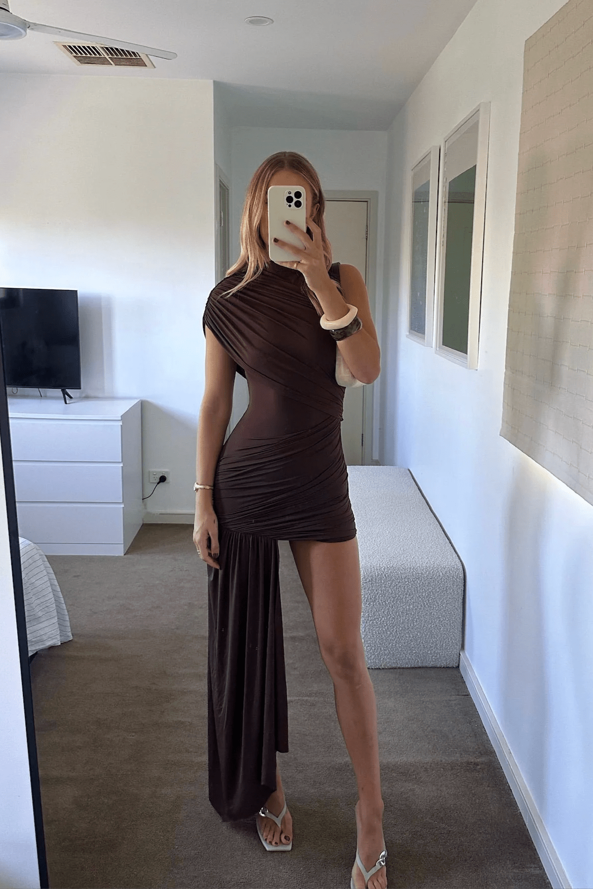 Μίνι φόρεμα Jenny με ψηλή λαιμόκοψη και σούρες