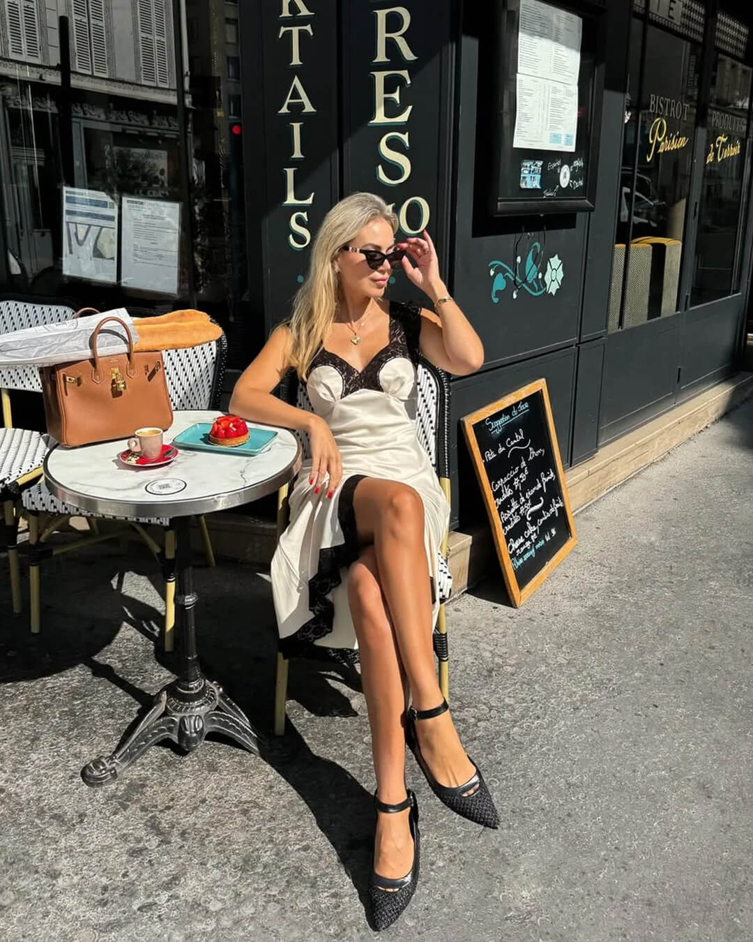 Joanna Μακρύ σατέν δαντελένιο φόρεμα