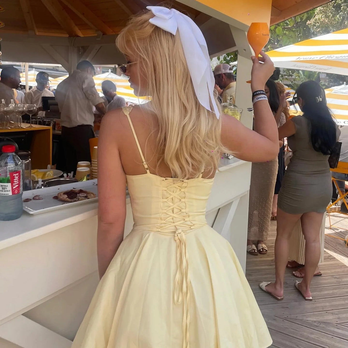 Μίνι φόρεμα Jolie με αέρινη γραμμή και κορδόνια