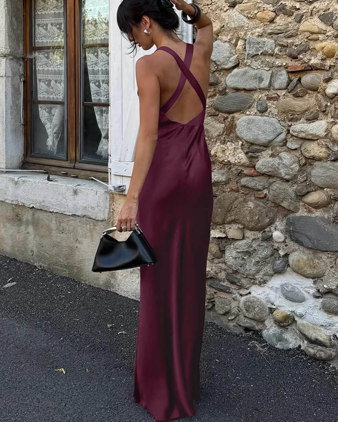 Σατέν μάξι φόρεμα Joyce σε μπορντό με δέσιμο στον λαιμό
