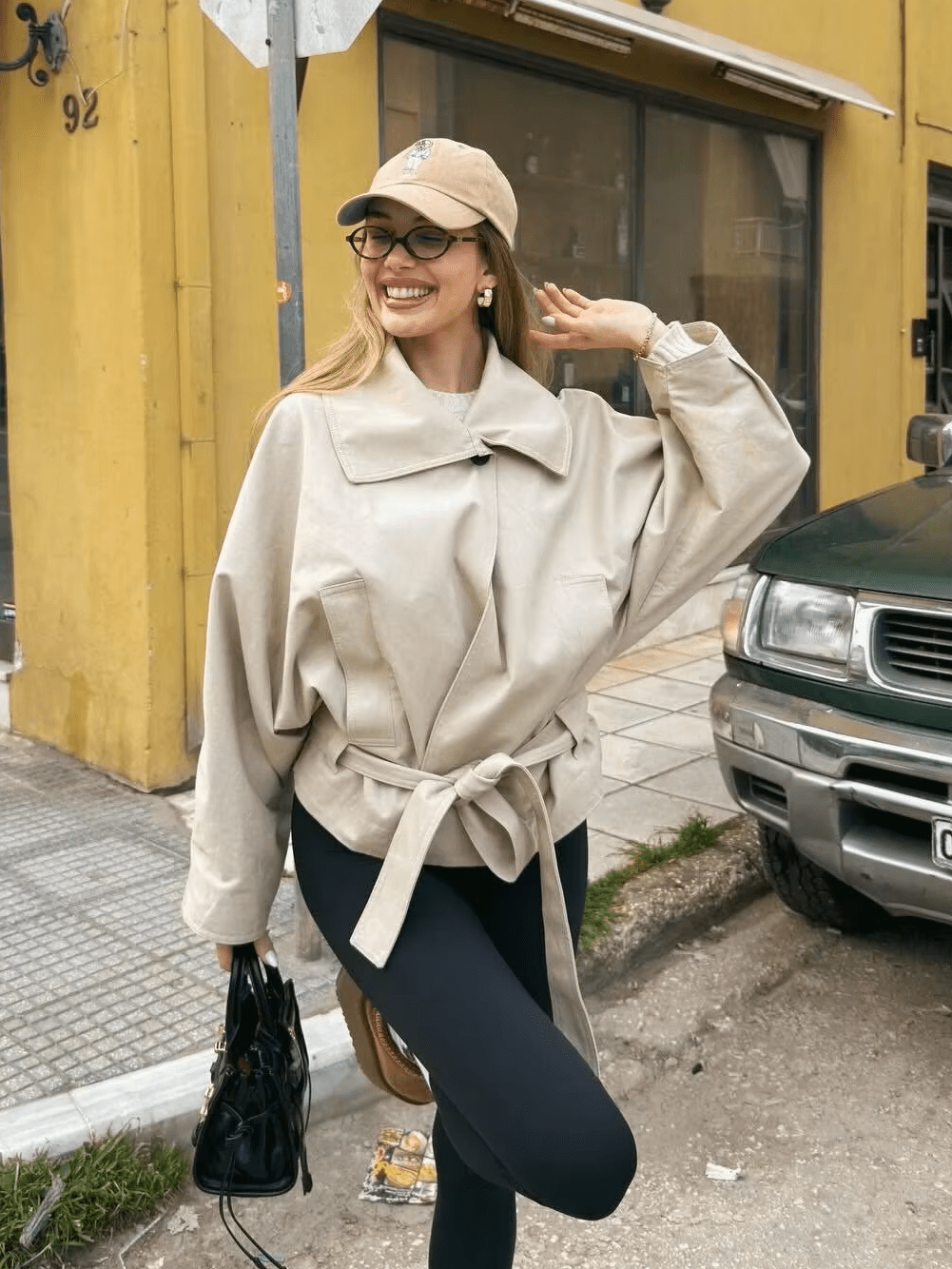 Ασύμμετρη καμπαρντίνα με ζώνη Julie