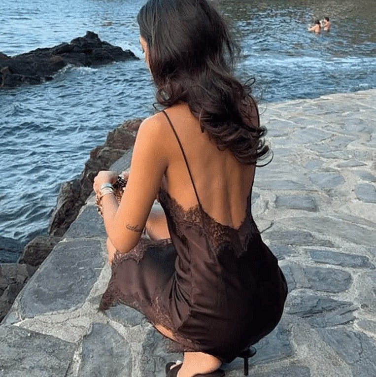 Ασύμμετρο σατέν μίνι φόρεμα Kara