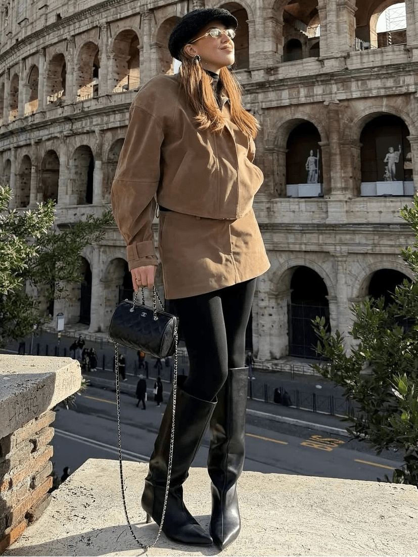 Σετ Lara με κοντό σουέντ παλτό και μίνι φούστα