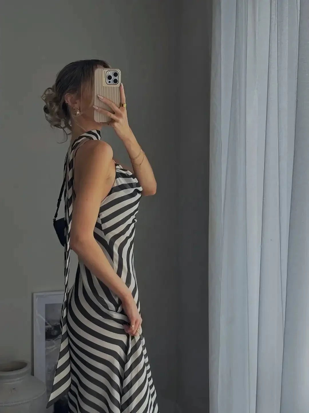 Μάξι φόρεμα Lola με ρίγες και σχέδιο φουλαριού