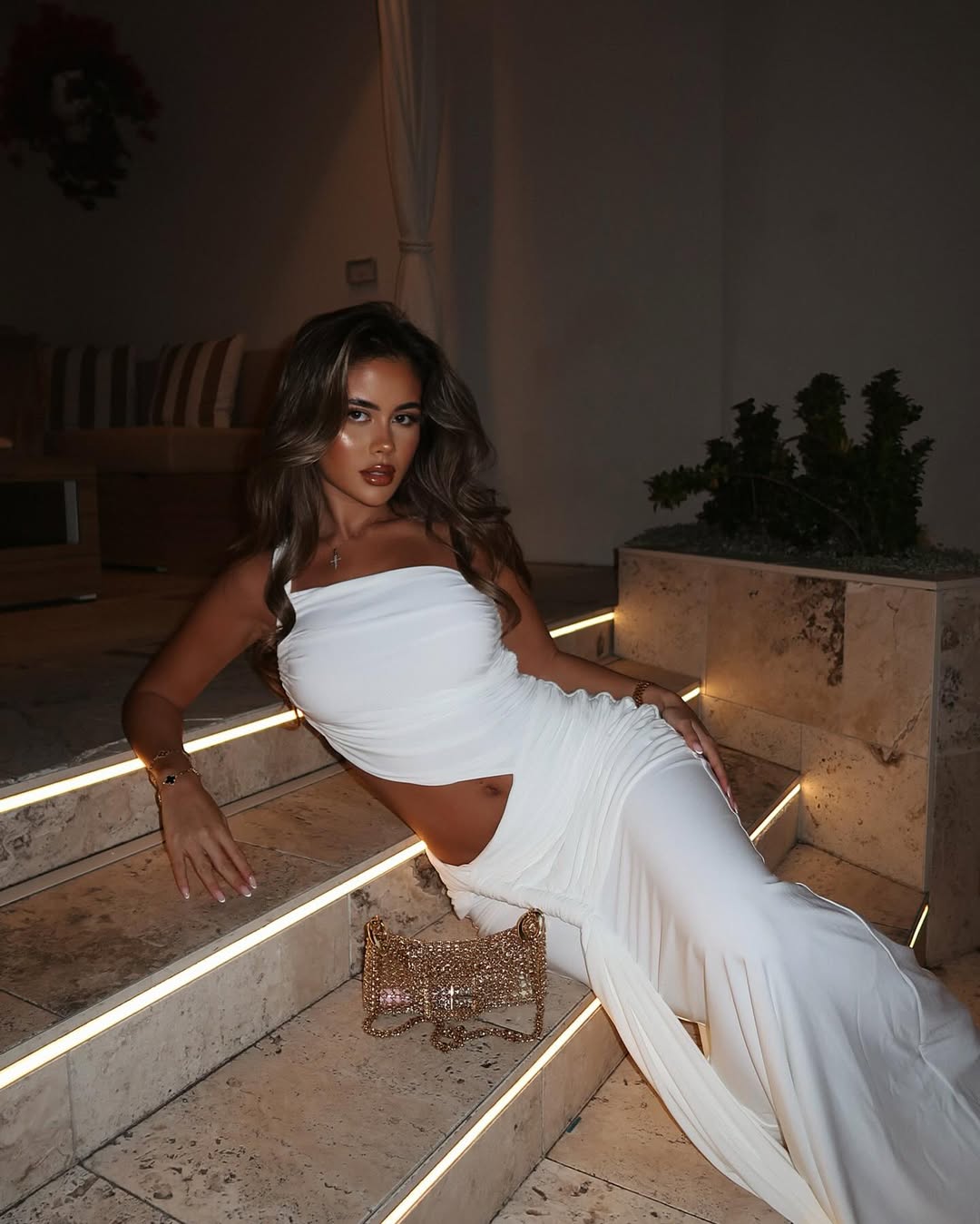 Μάξι φόρεμα Mirelle με έναν ώμο και ανοίγματα
