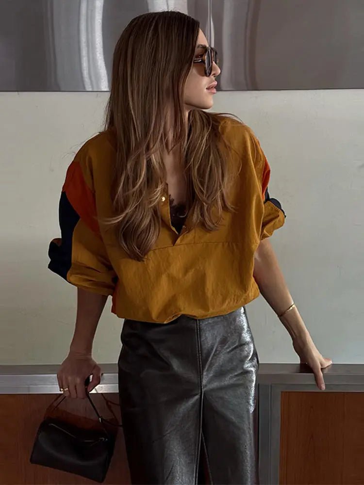 Oversized κοντό μπουφάν Nerea με συνδυασμό χρωμάτων