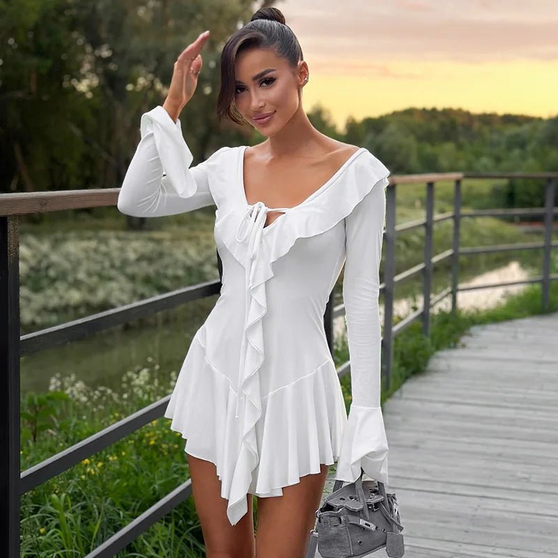 Μίνι φόρεμα Nicole με λαιμόκοψη V και βολάν