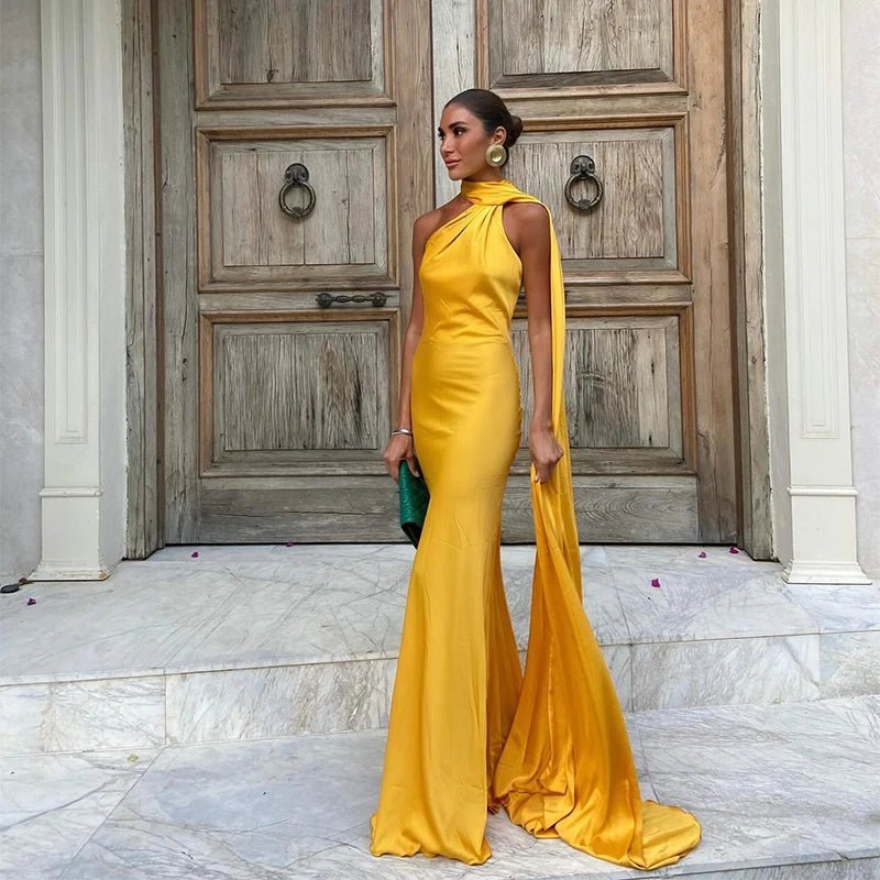 Σατέν φόρεμα halter με ανοιχτή πλάτη Noor