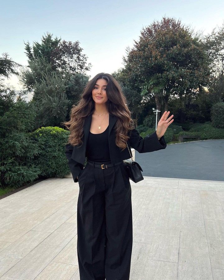 Κοντό σακάκι κοστουμιού Olga με βάτες
