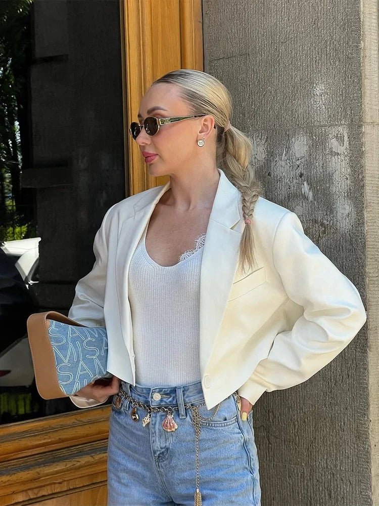 Κοντό σακάκι κοστουμιού Olga με βάτες