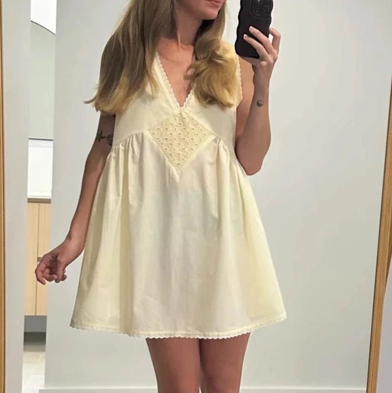 Ολίβια boho μίνι φόρεμα με δαντελένια τελειώματα