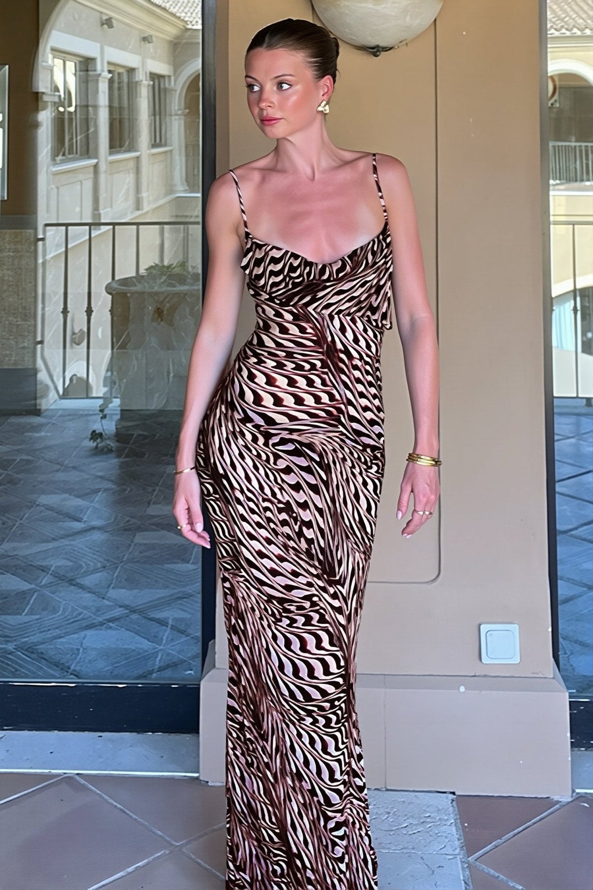 Μάξι φόρεμα Reina σε στιλ slip με ντεκολτέ cowl