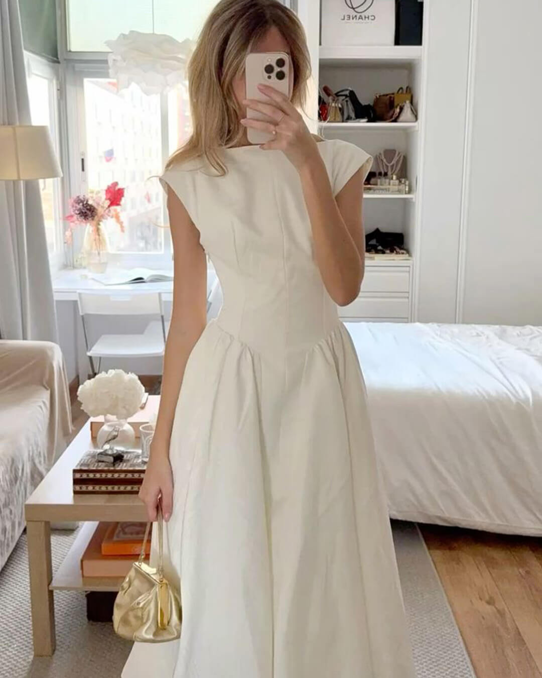 Μίντι φόρεμα χωρίς μανίκια με cut-out Rosalind