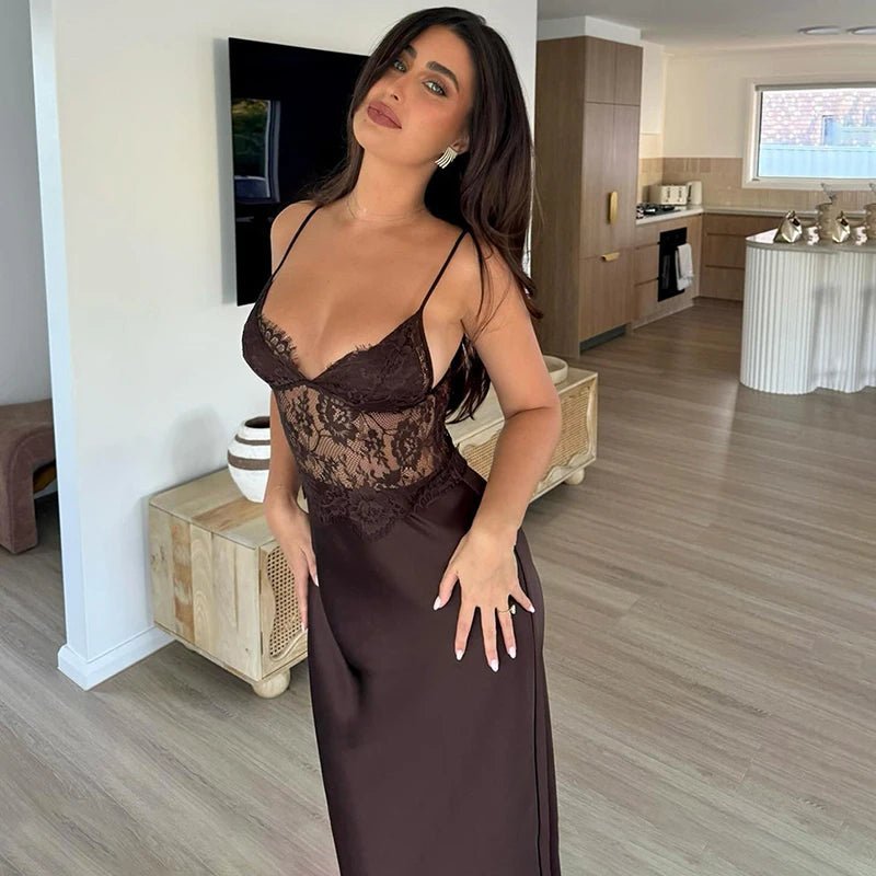 Μάξι φόρεμα με δαντέλα και V-λαιμόκοψη Sandra