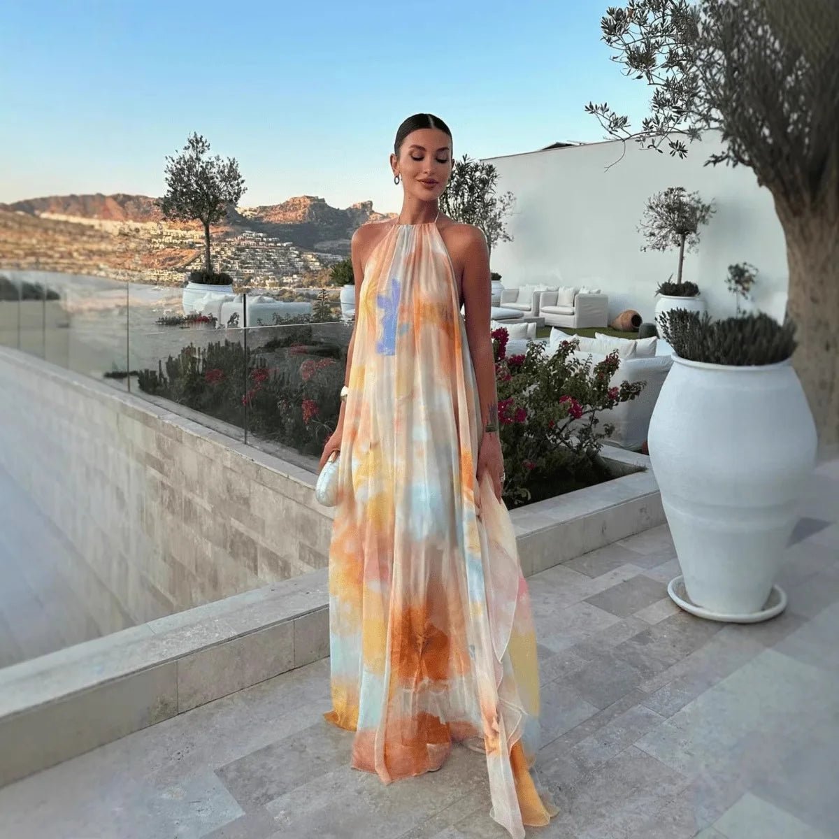 Μάξι φόρεμα Sophia με halter λαιμόκοψη και κορδόνια