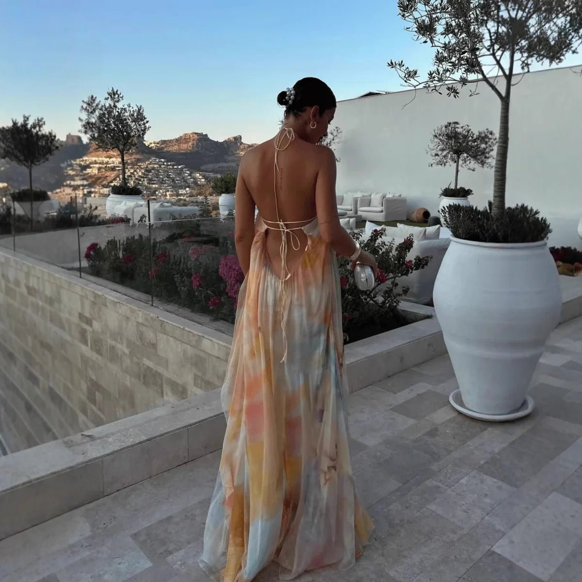Μάξι φόρεμα Sophia με halter λαιμόκοψη και κορδόνια