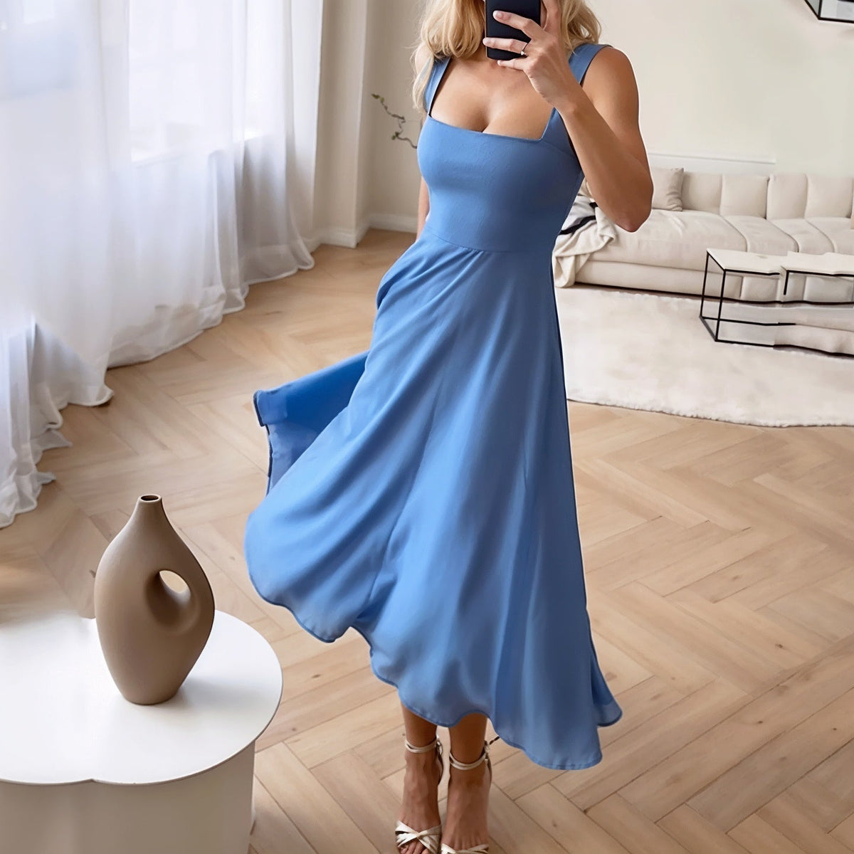 Μίντι φόρεμα Sophia χωρίς μανίκια