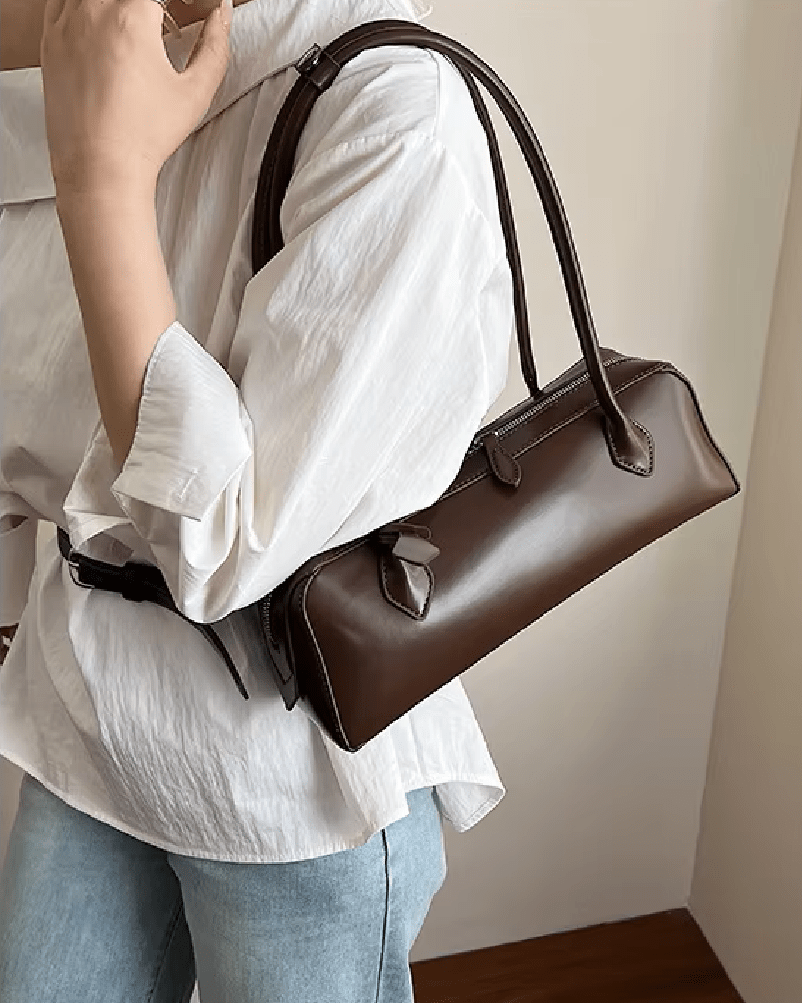 Nellie Vintage Baguette Bag in brown – styled look