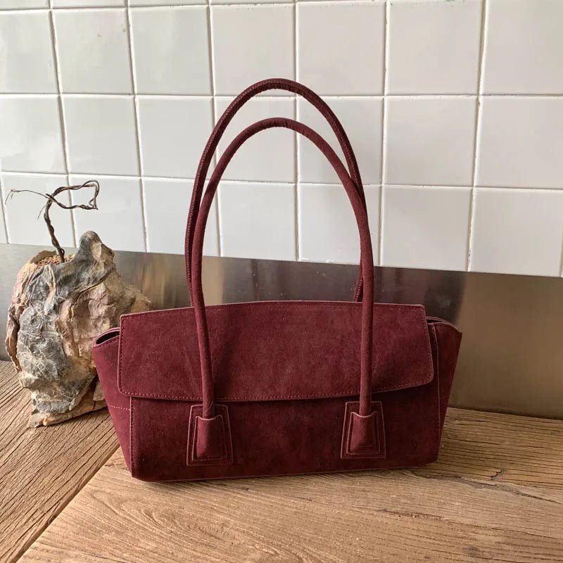Ronja Vintage Faux Suede Shoulder Bag in wine red – styled look
