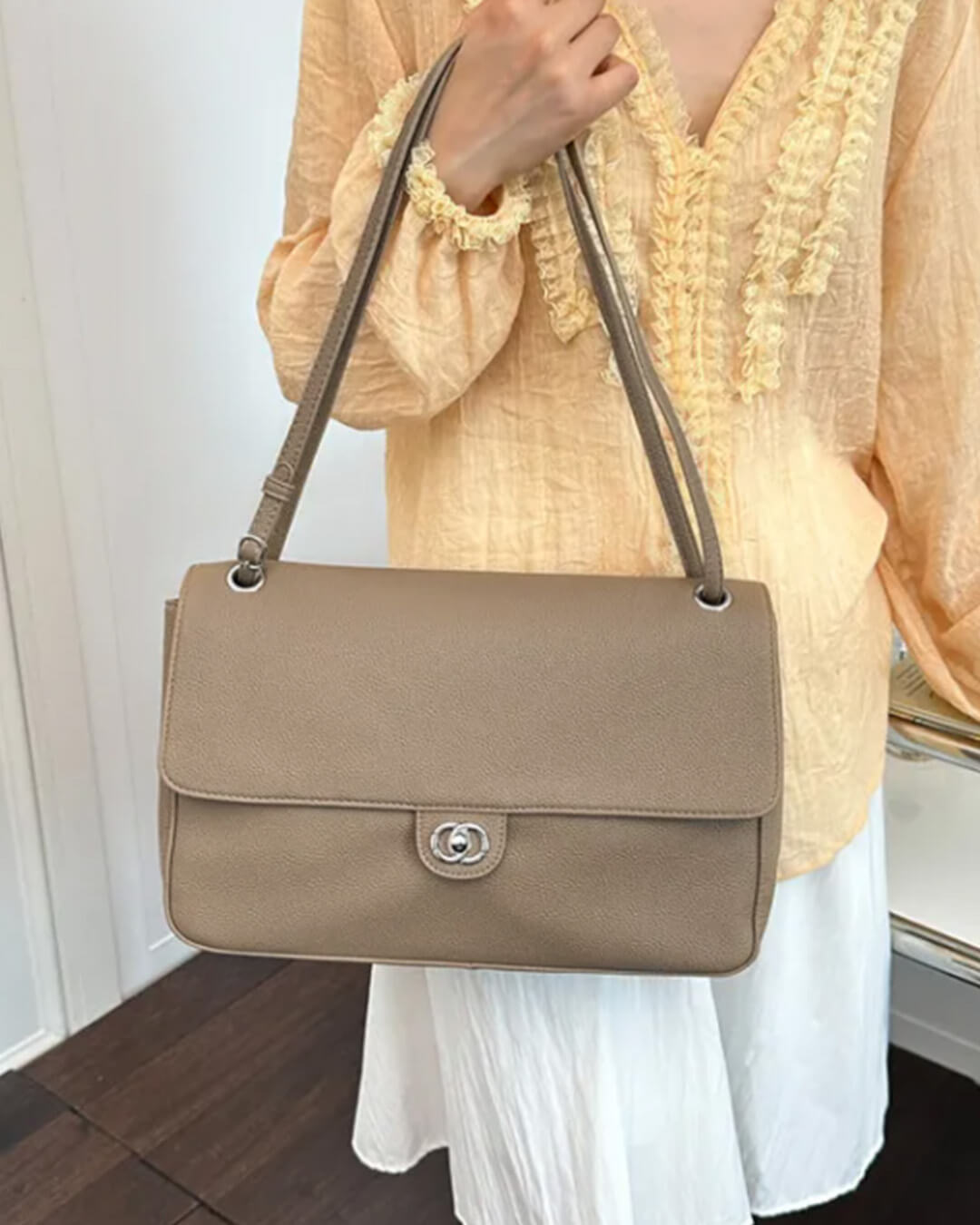 Solveig Buckle Flap Shoulder Bag in taupe – styled look